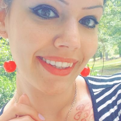 Profile Picture of Sydney Daniels (@CherryPotterxox) on Twitter