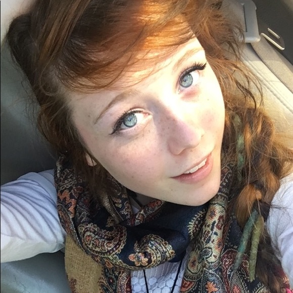 Profile Picture of Jo Wright (@jojowright6) on Poshmark