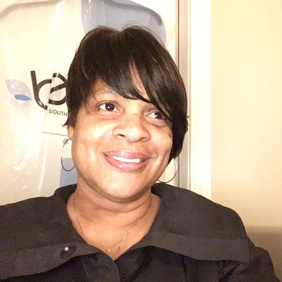Profile Picture of Cora Stevenson (@cds5065) on Poshmark