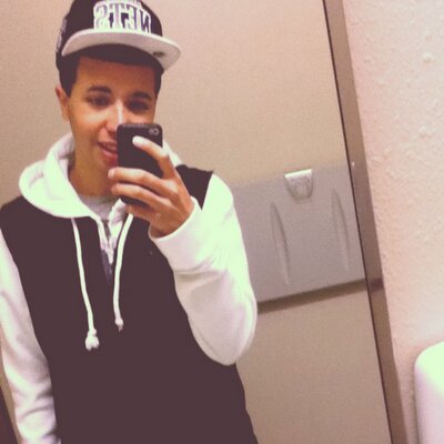 Profile Picture of alex zambrano (@alexzambrano32) on Twitter