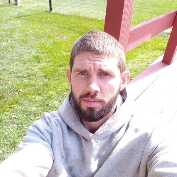 Profile Picture of Michael Breeden (@michaelbreed674) on Poshmark