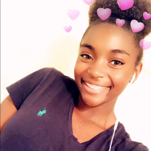 Profile Picture of Mary Hansbrough (@marylh202) on Poshmark