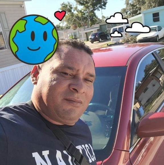 Juan carlos González avalo - Poshmark Profile Picture of Juan carlos González avalo (@juankarloshelen) on Poshmark