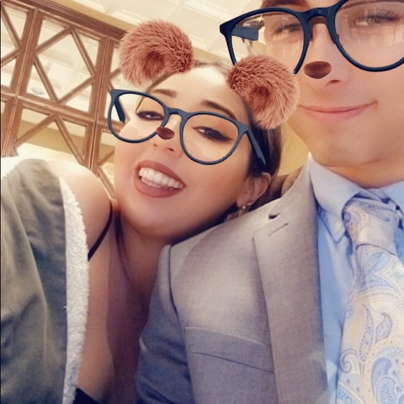 Profile Picture of Catherine Carpintero (@cat_carpintero) on Poshmark