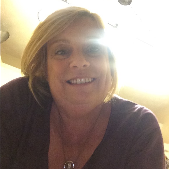 Profile Picture of Charlene Holloway (@cholloway64) on Poshmark