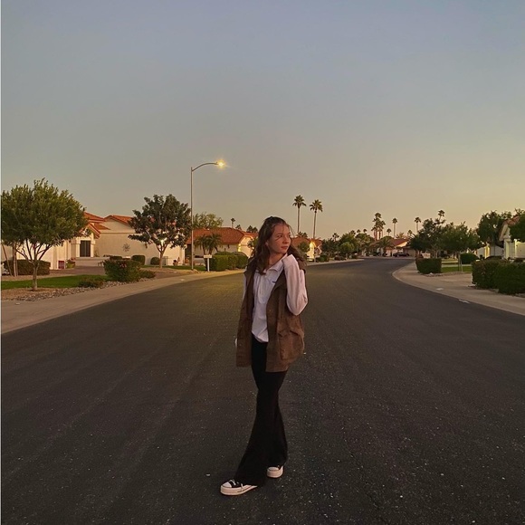 Profile Picture of Rayanne Cantrell (@rayannecantrell) on Poshmark