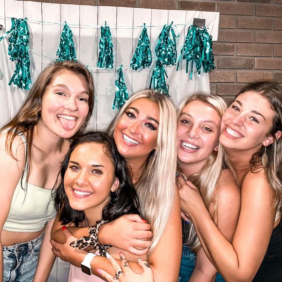 Profile Picture of Ash Bruney (@_bruney01_) on Poshmark