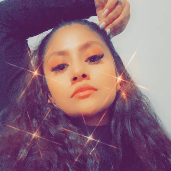 Profile Picture of Genesis Moreno (@genesis110293) on Poshmark