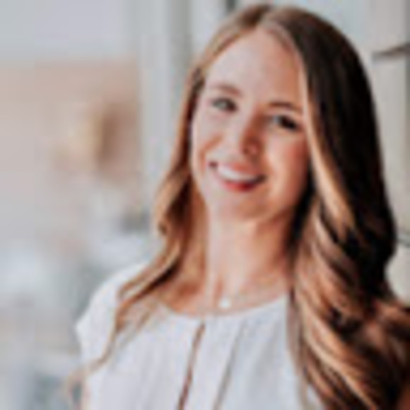 Profile Picture of Korie Brunet (@koriebrunet) on Poshmark