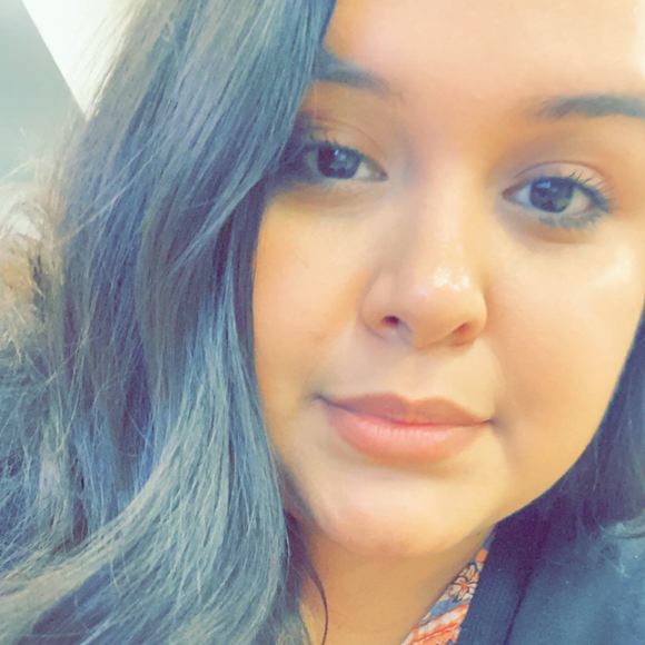 Profile Picture of Katrina Flores (@knicoleflores) on Poshmark