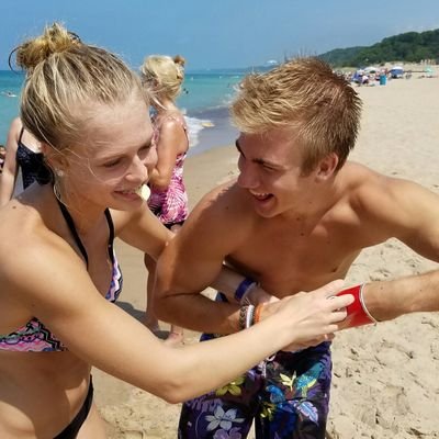 Profile Picture of David Aschenbrenner (@DA_Syyxxed) on Twitter