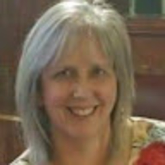 Profile Picture of Pauline Macdougall (@paulinemacdouga) on Poshmark
