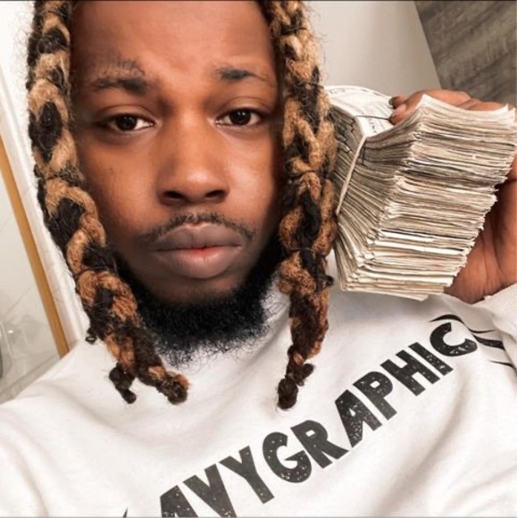 Profile Picture of Wavy Graphicz (@wavy043) on Poshmark