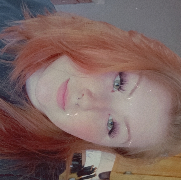 Profile Picture of Aisha Lagory (@aishalagory) on Poshmark