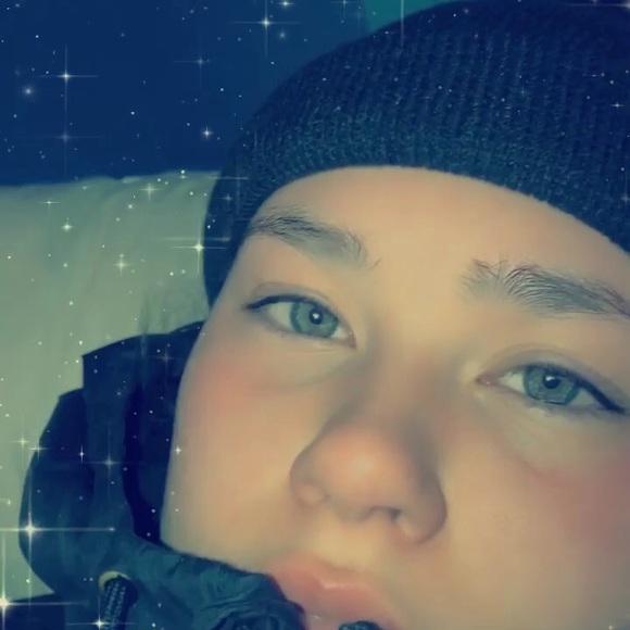 Profile Picture of Shelbie Macmullen (@shelbiekay_24) on Poshmark