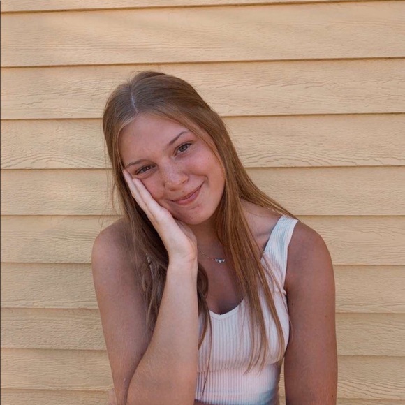 Profile Picture of Isabel Curtis (@izzy14146) on Poshmark