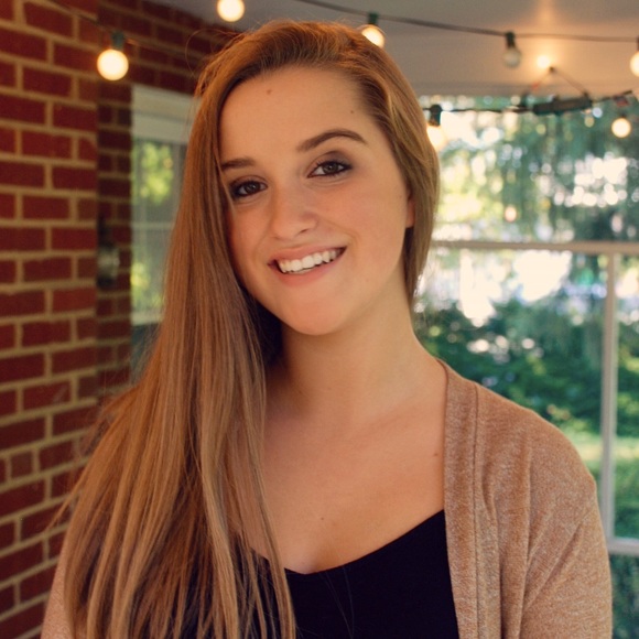 Profile Picture of Savannah Kennedy (@savannahkenned9) on Poshmark