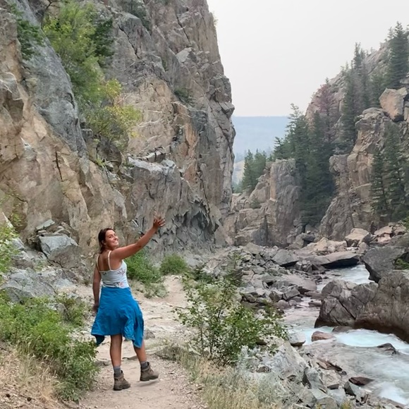 Profile Picture of Claire Randazzo (@claire_randazzo) on Poshmark