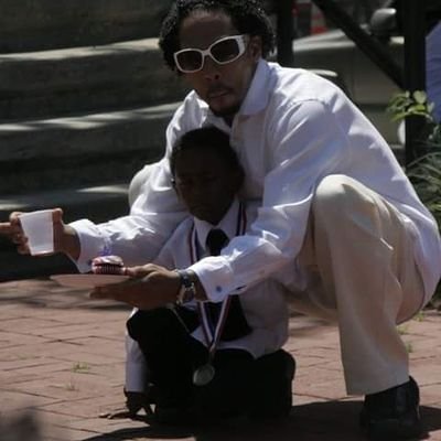 Profile Picture of Bobby Locklearon Twitter