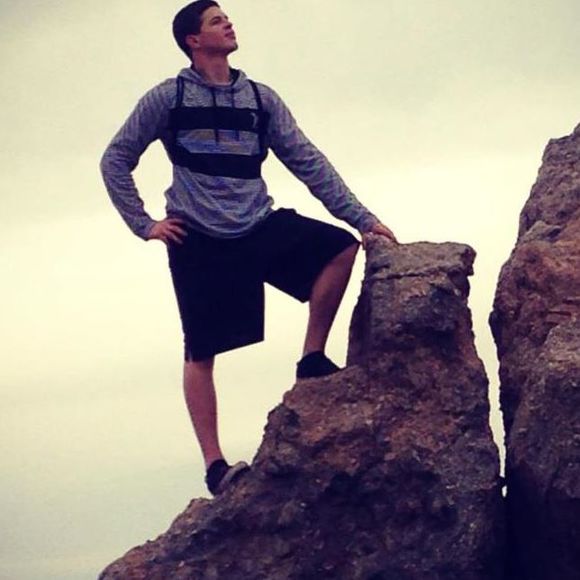 Dean Holian - Poshmark Profile Picture of Dean Holian (@dean_h) on Poshmark