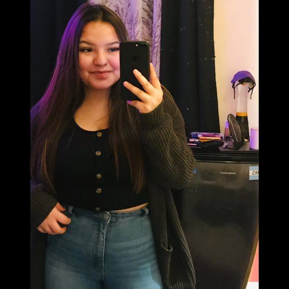 Profile Picture of Maxine Mccallum (@maxine_mccallum) on Poshmark