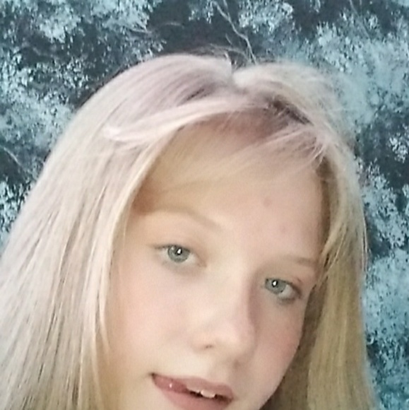 Profile Picture of Bryonna Thompson (@bryonna4441) on Poshmark