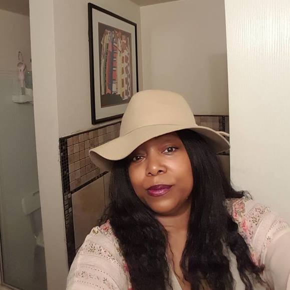 Profile Picture of Alfredia Colvin-fields (@newwoman53) on Poshmark