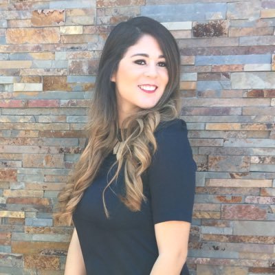 Profile Picture of Courtney Flores (@courtneyflores) on Twitter