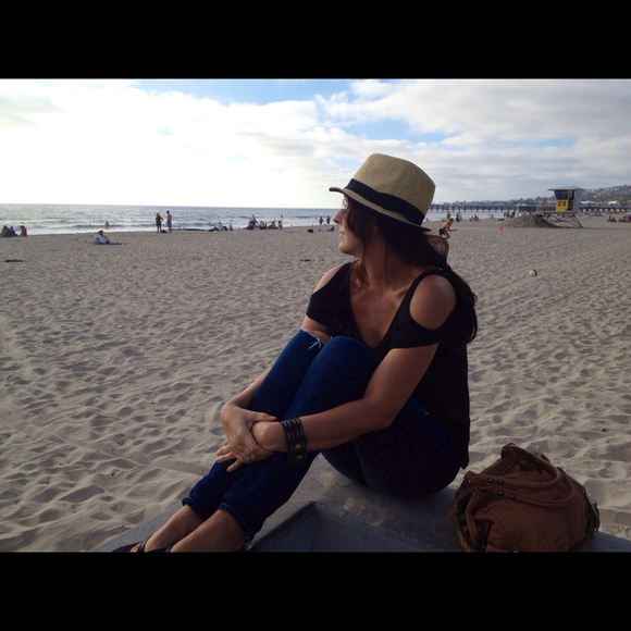Profile Picture of Lori Archibald (@lololo) on Poshmark
