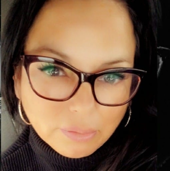 Profile Picture of Lee Barnaby (@leebarnaby) on Poshmark