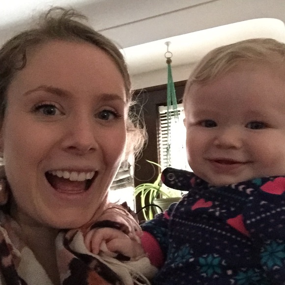 Profile Picture of Amber Warrell (@amwarrell25) on Poshmark