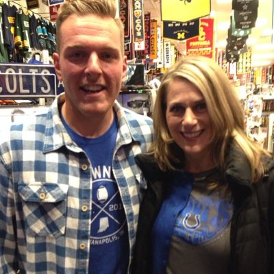 Profile Picture of Stephanie Lock (@SSlock2013) on Twitter