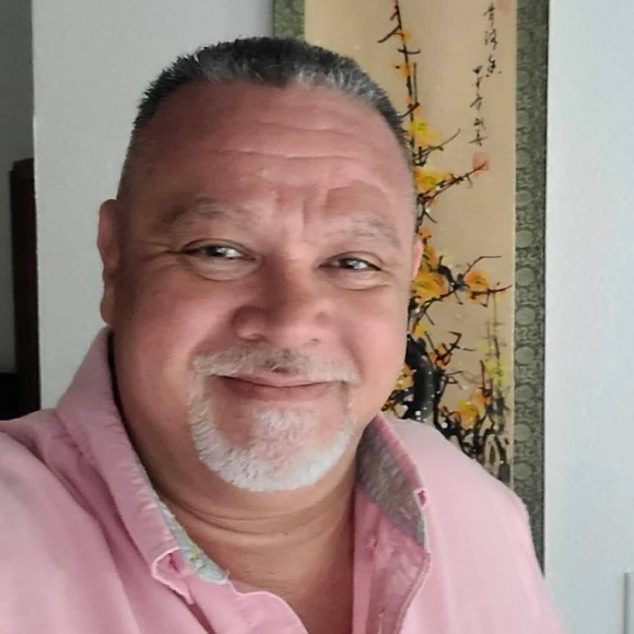 Profile Picture of Edward Pochay (@epochay68) on Poshmark