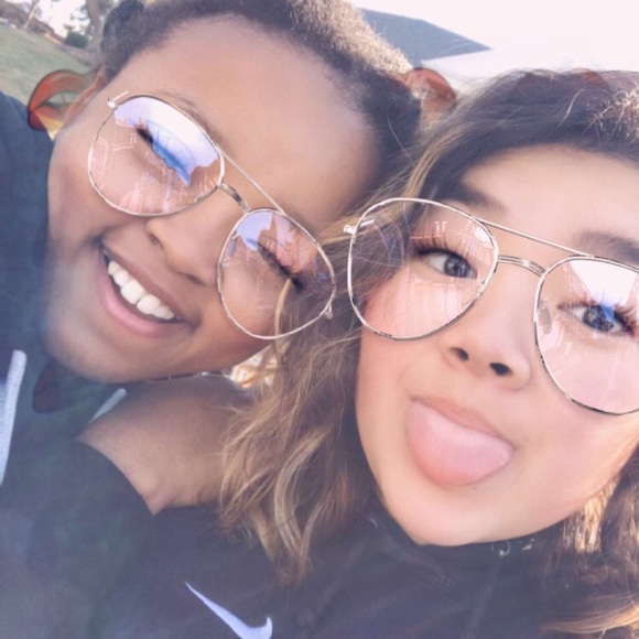 Profile Picture of Ann Adiele (@annadiele) on Poshmark