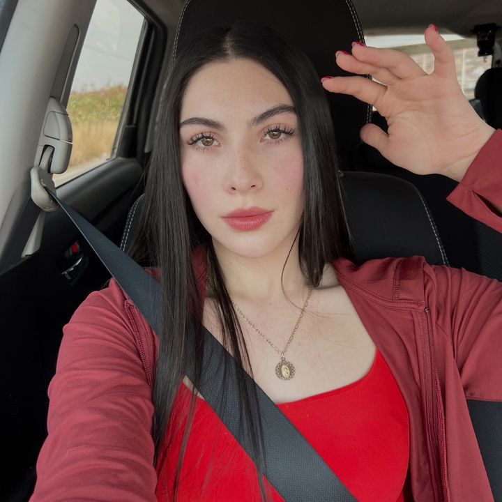 Profile Picture of Paulina Flores (@paulina.f.l) on Tiktok