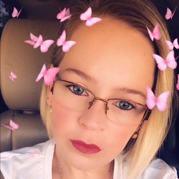 Profile Picture of Krystle Chwalyk (@krystlechwalyk) on Poshmark