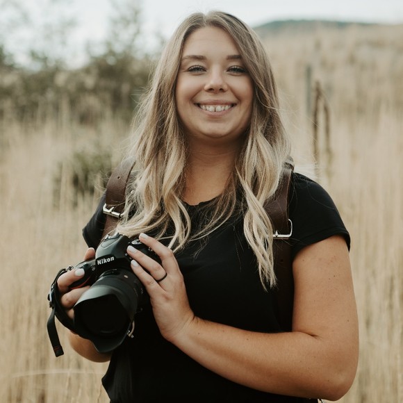 Profile Picture of Johanna Klassen (@johannaklassen) on Poshmark