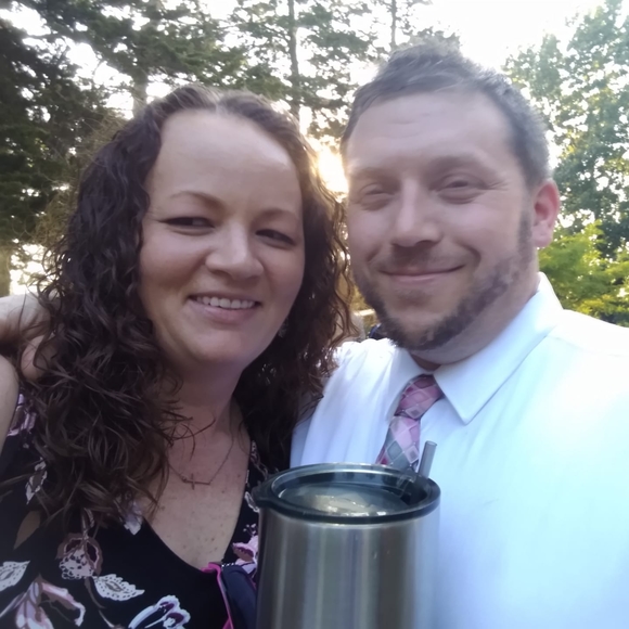 Profile Picture of Lisa Greer (@lisagreer05) on Poshmark