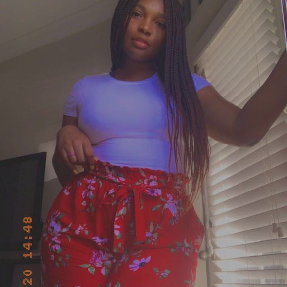 Profile Picture of Derricka Peterson (@dejpete) on Poshmark