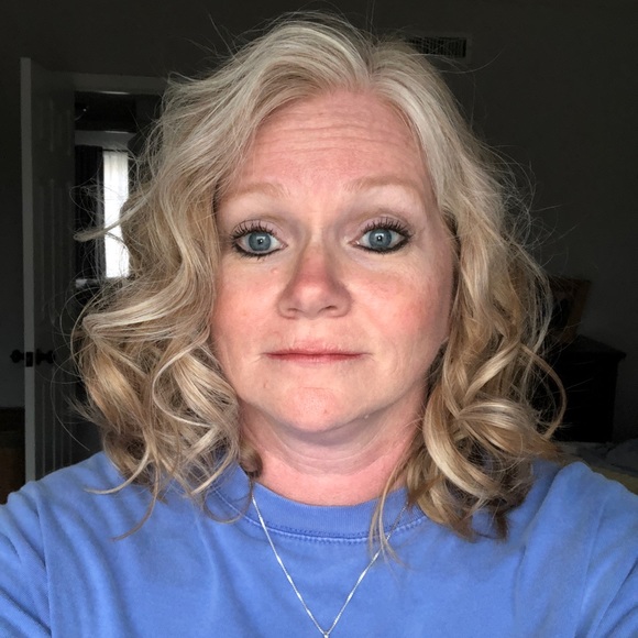 Profile Picture of Jennifer Whitmoyer (@whitjen72) on Poshmark