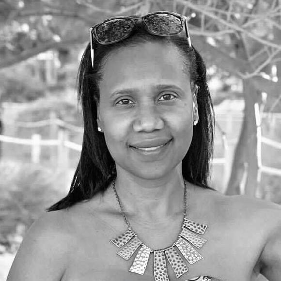 Profile Picture of Martine Perrin (@mperrin421) on Poshmark