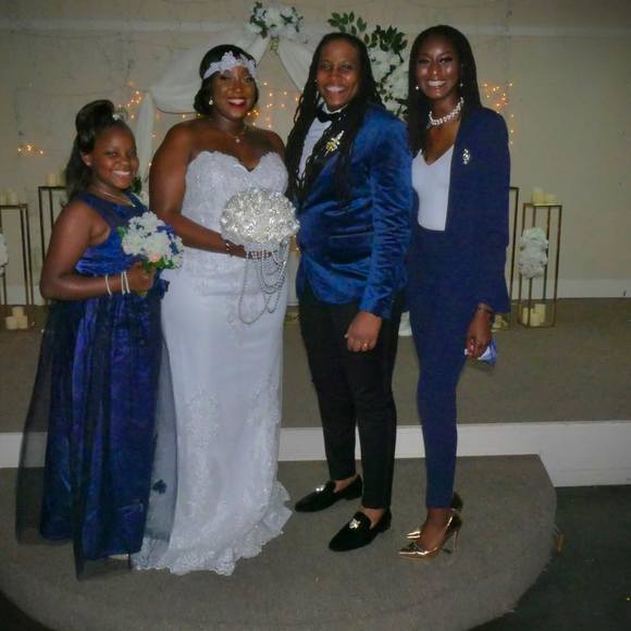 Profile Picture of Aisha Stewart (@astewart1988) on Poshmark