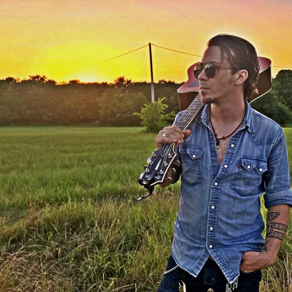 Profile Picture of Brad Purdom (@bradwpurdom) on Poshmark