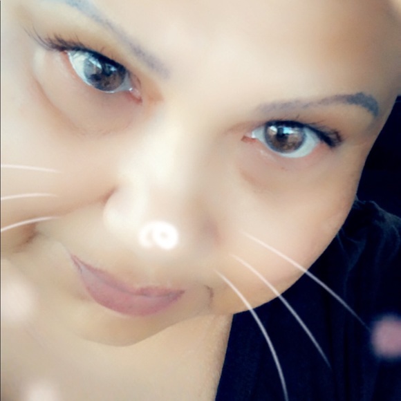 Profile Picture of Tonita Jimenez (@jimeneztonid) on Poshmark