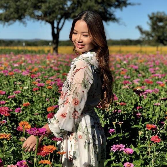 Profile Picture of Jenjira Pitasaeng (@jpitasaeng) on Poshmark