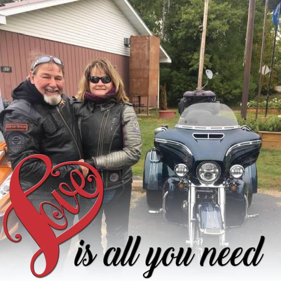 Profile Picture of Joan Lesik (@joanmarielesik) on Poshmark