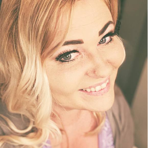 Profile Picture of Erin Stahlman (@estahlman) on Poshmark