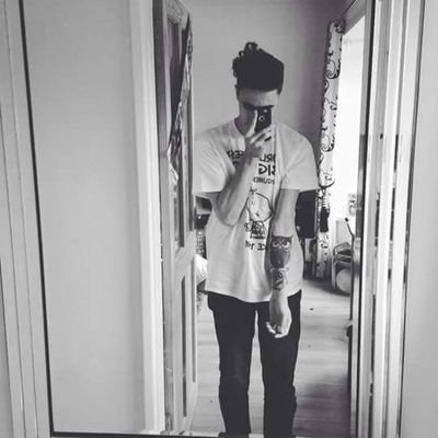 Profile Picture of Ryan Simmonds (@DarknessOrJoy) on Twitter