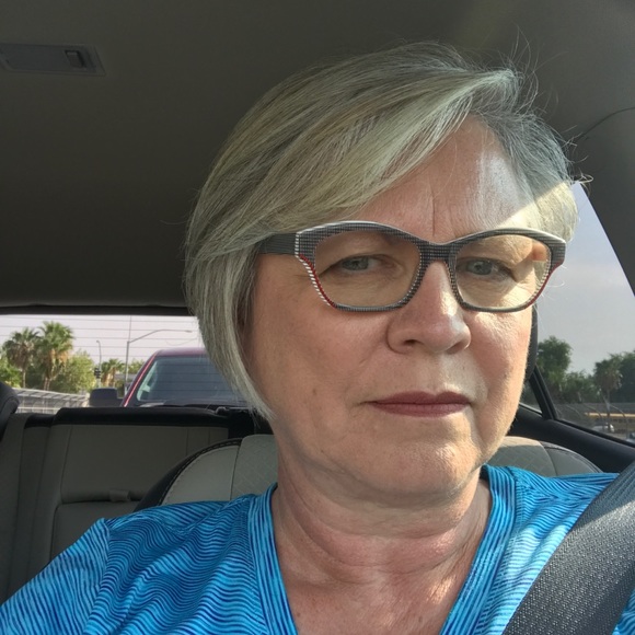 Sharon Bartholomaus - Poshmark Profile Picture of Sharon Bartholomaus (@sbartholomaus) on Poshmark