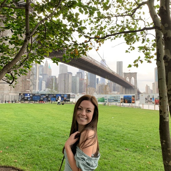 Profile Picture of Ashley Moncrieff (@ashleymoncrieff) on Poshmark